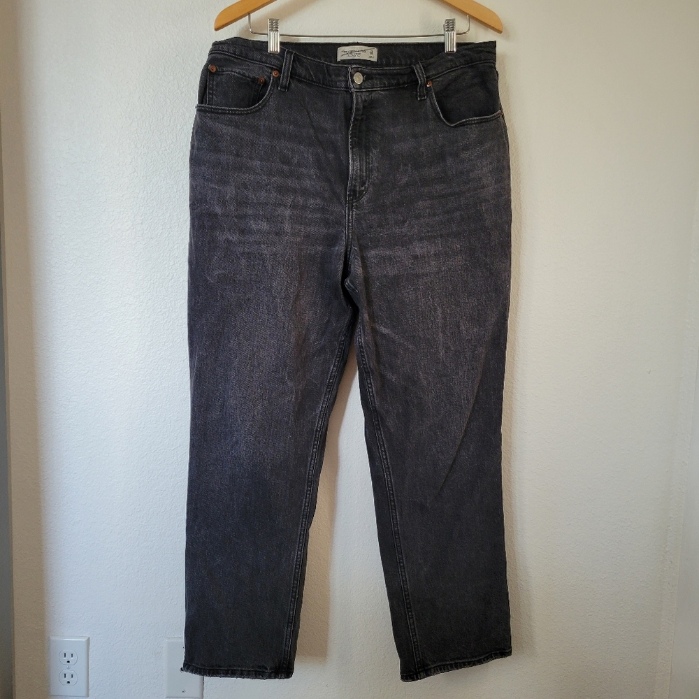 ABERCROMBIE AND FITCH Ultra High Rise 90s Straight Jean Curve Love Short - Picture 6 of 9